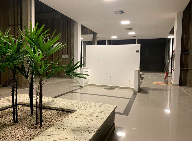 Ground-floor retail mall
