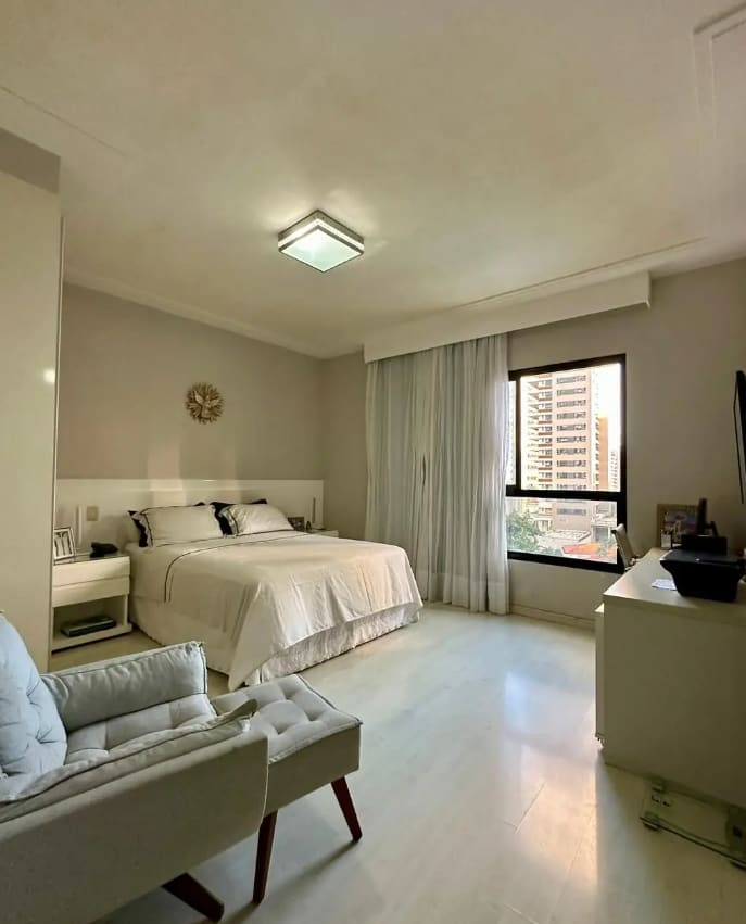 Master en-suite bedroom