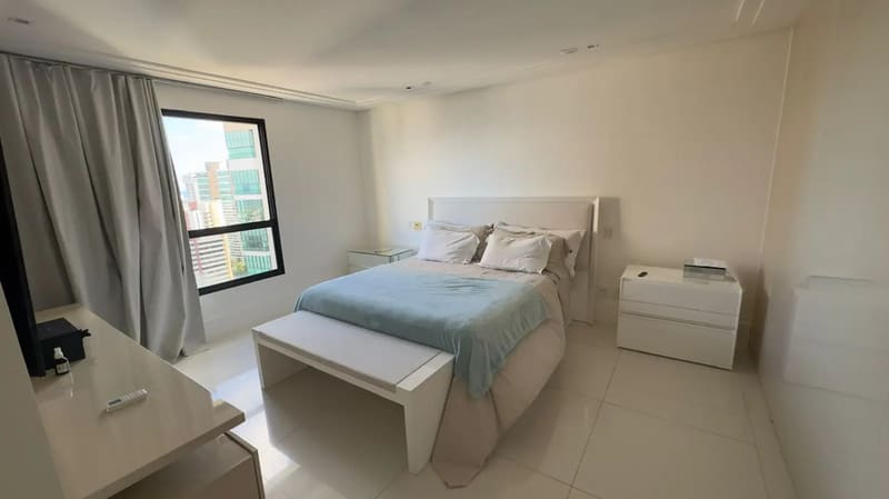 Master en-suite bedroom