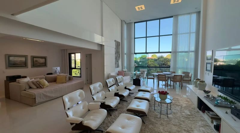 Living room with raised ceilings