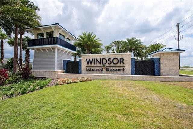 Windsor Island Resort entrance